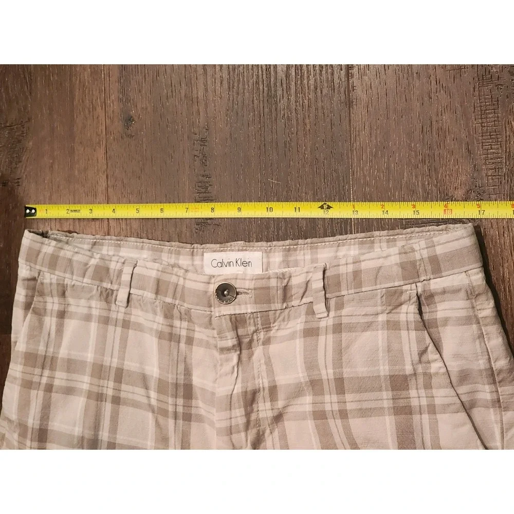 Calvin Klein Men's  Beige/Tan‎ Shorts, Size 34, Inseam 10